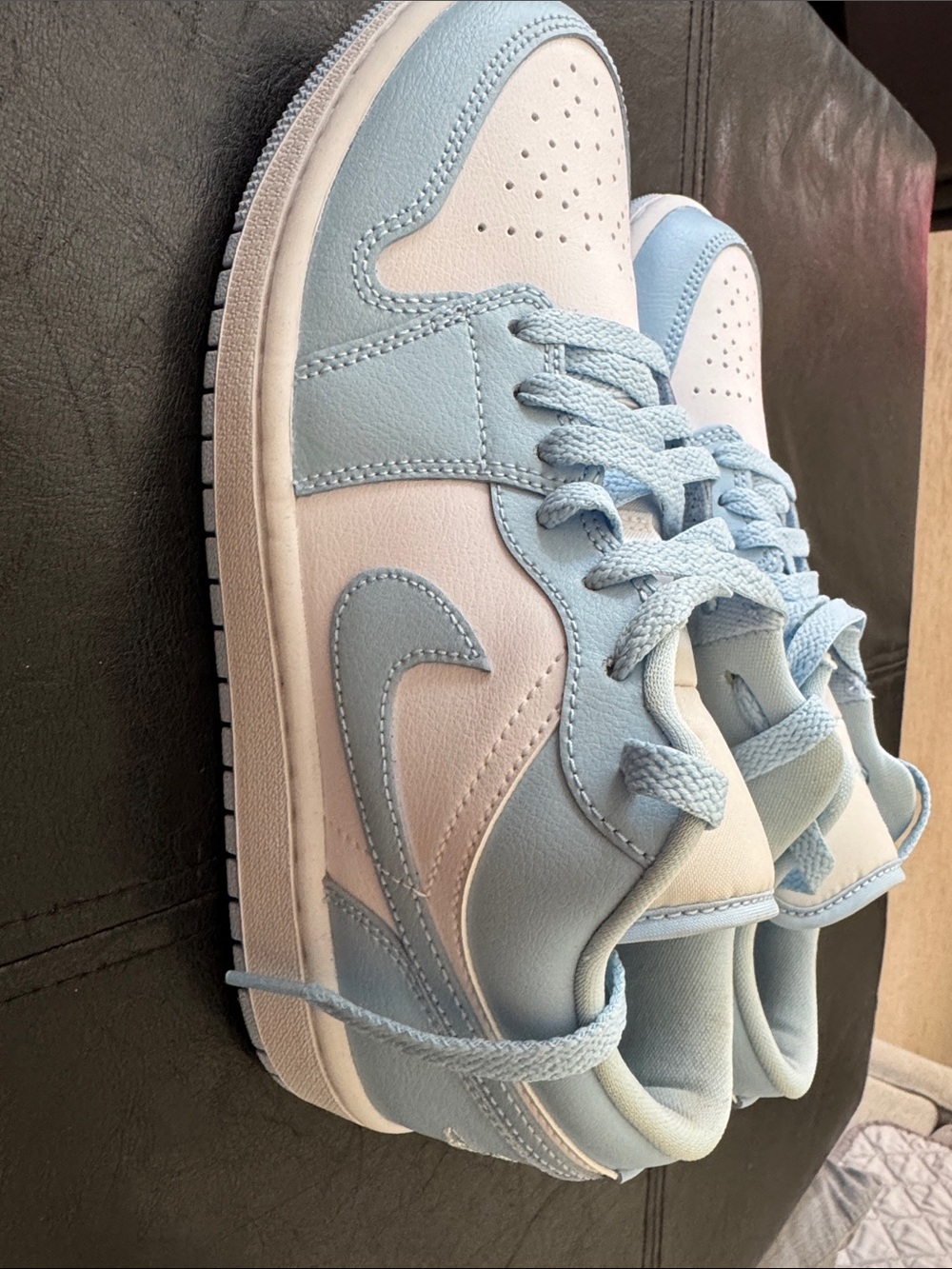 Nike Women’s Low-Top Sneakers in White and Light Blue - Picture 2 of 4